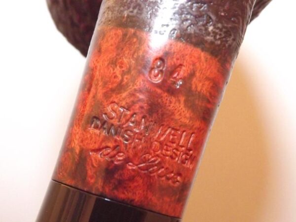 Stanwell pipa De Luxe 84 Black Sand - Image 6