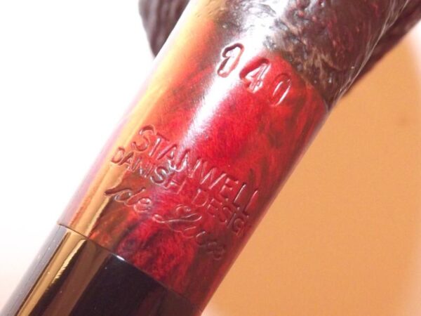 Stanwell pipa De Luxe 140 Black Sand - Image 6